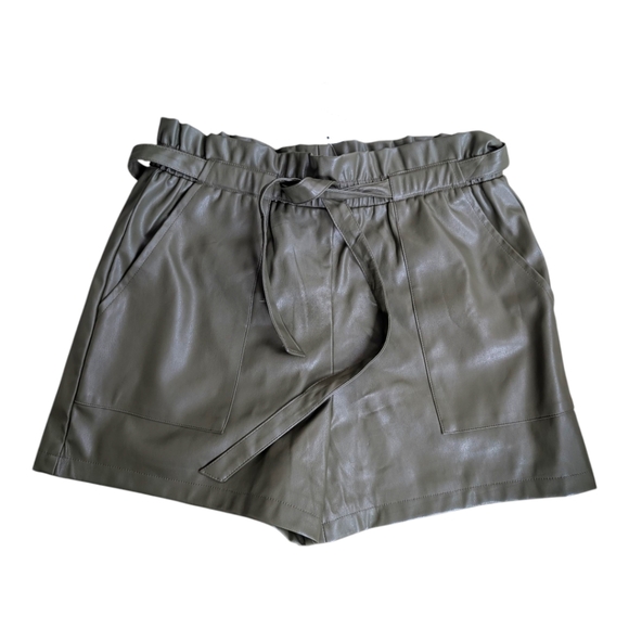 Cato C Est 1946 Olive Green Faux Leather Paperbag Shorts Size Small NEW - Picture 1 of 4